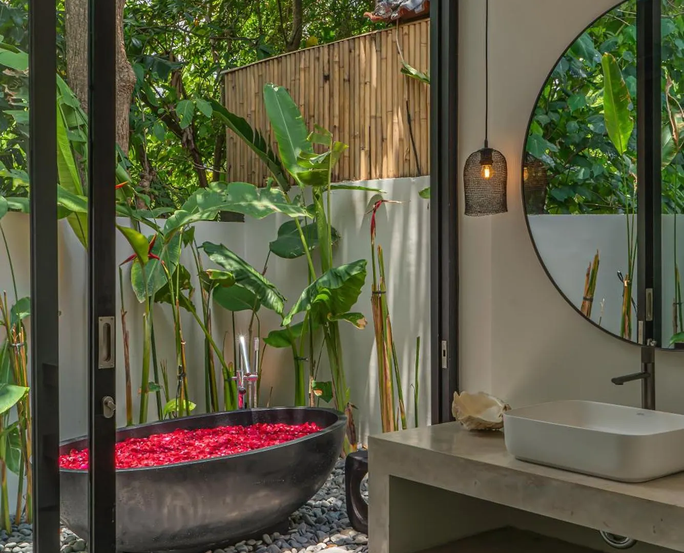 Villa Prana - High End Boutique Style Interior Design 5 Bedroom Villa Canggu