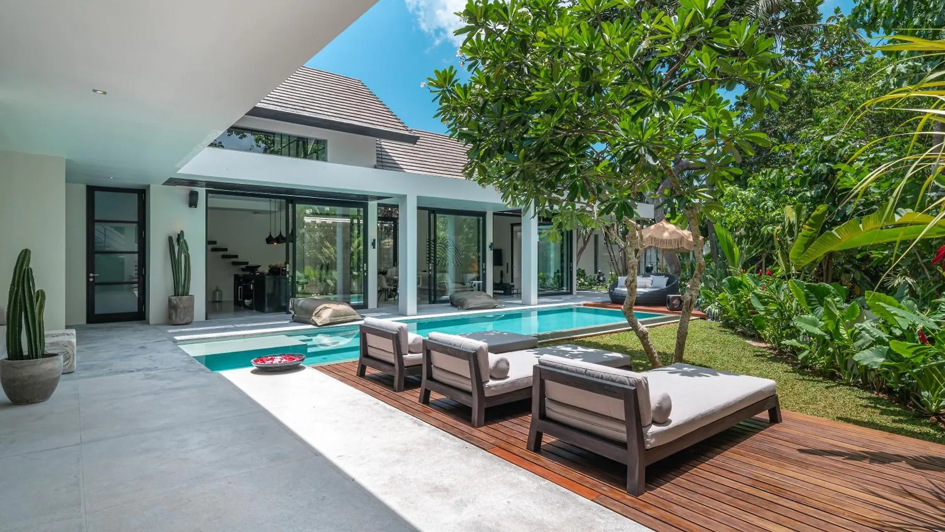 Villa Prana - High End Boutique Style Interior Design 5 Bedroom Villa Canggu