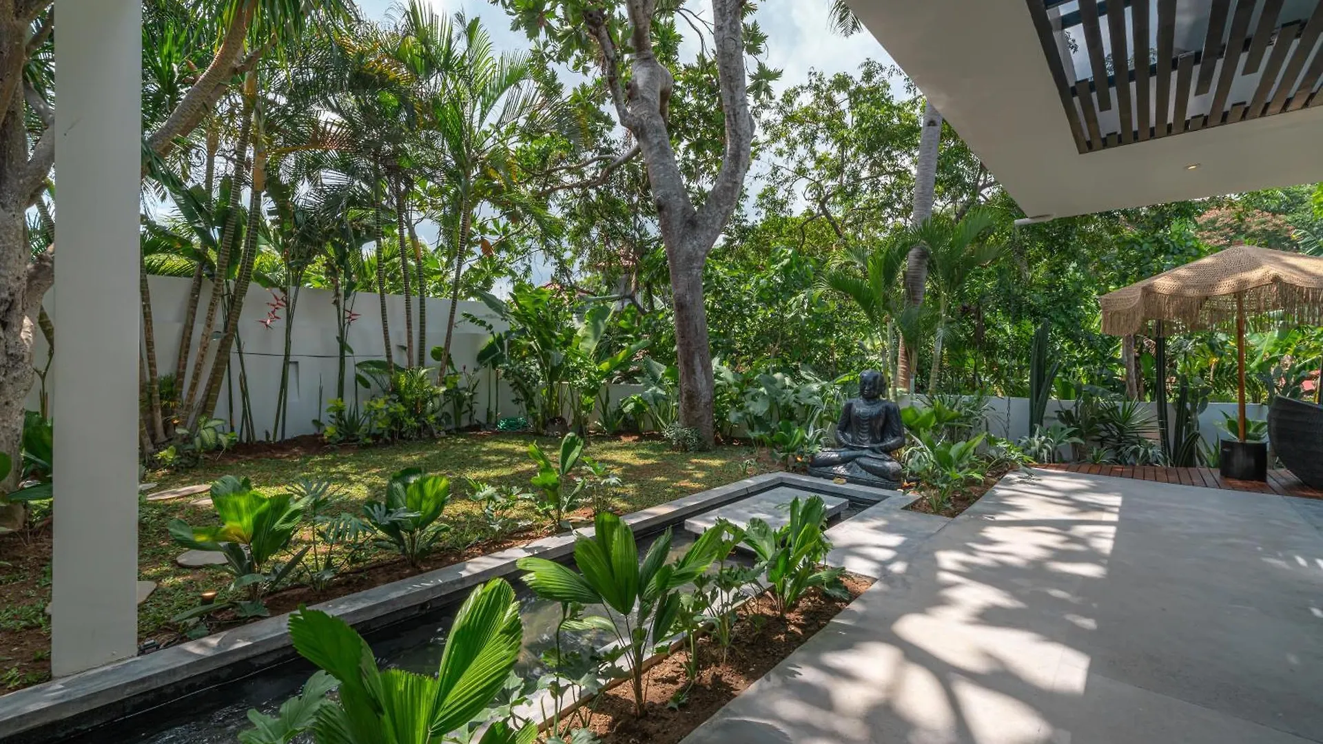 Villa Prana - High End Boutique Style Interior Design 5 Bedroom Villa Canggu