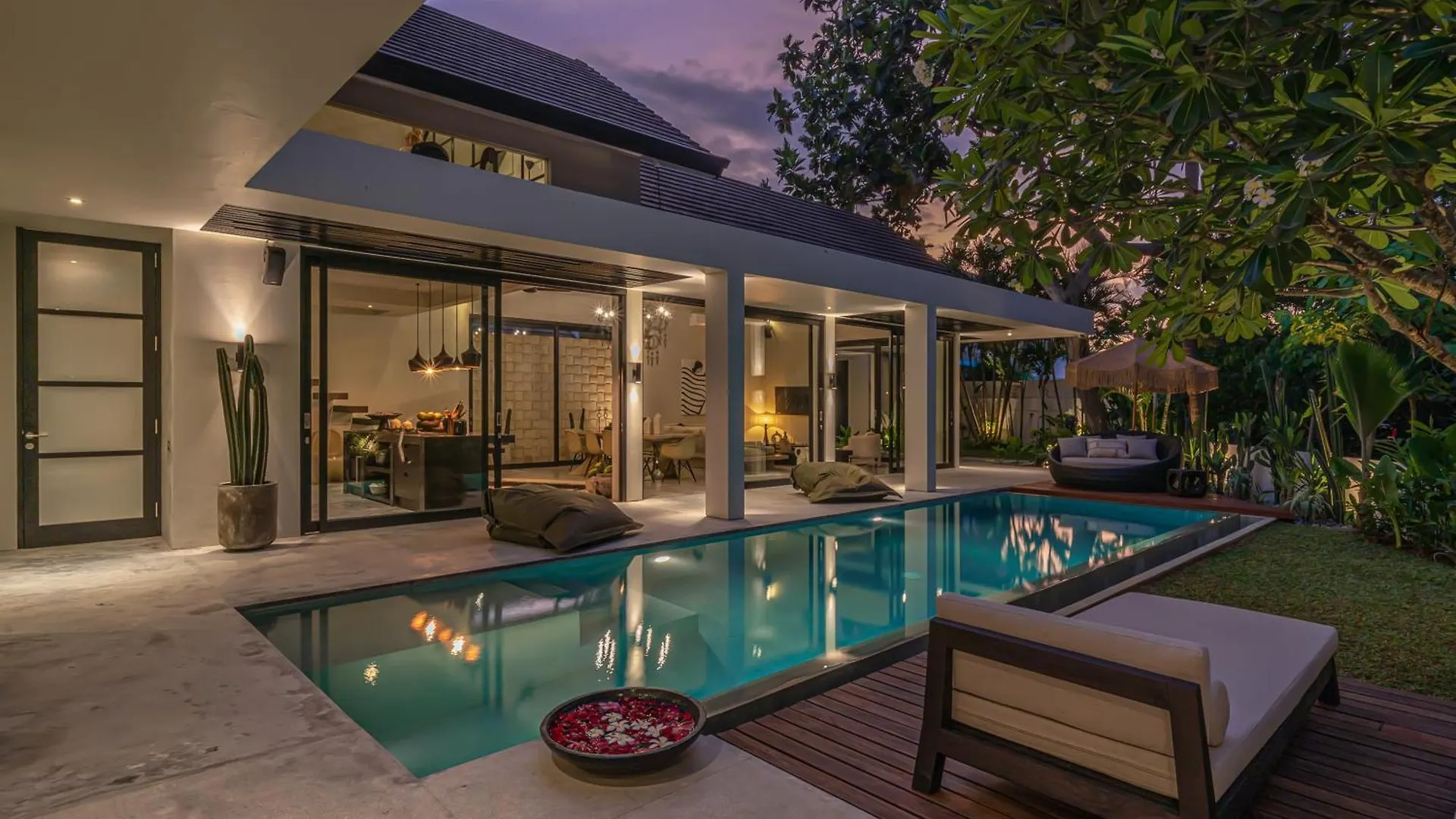Villa Prana - High End Boutique Style Interior Design 5 Bedroom Villa Canggu   Canggu (Bali)
