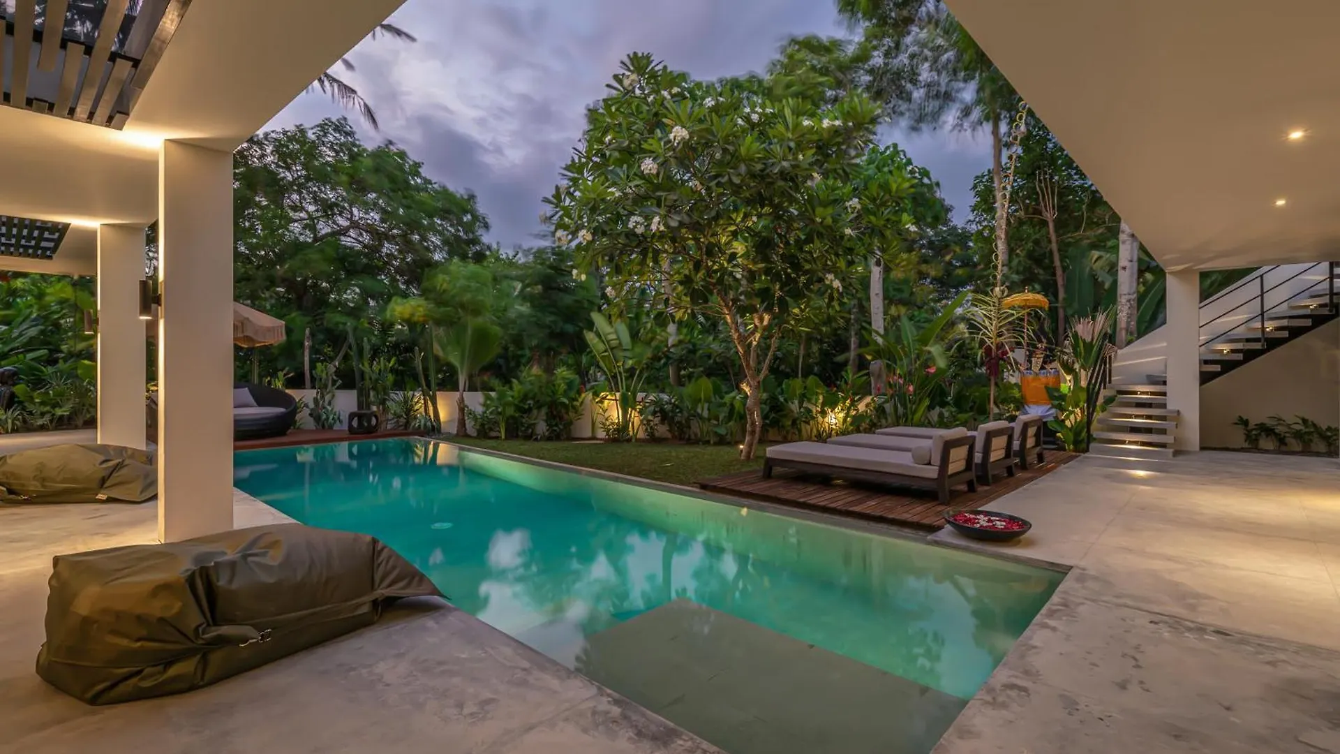 Villa Prana - High End Boutique Style Interior Design 5 Bedroom Villa Canggu  0*, Canggu (Bali)