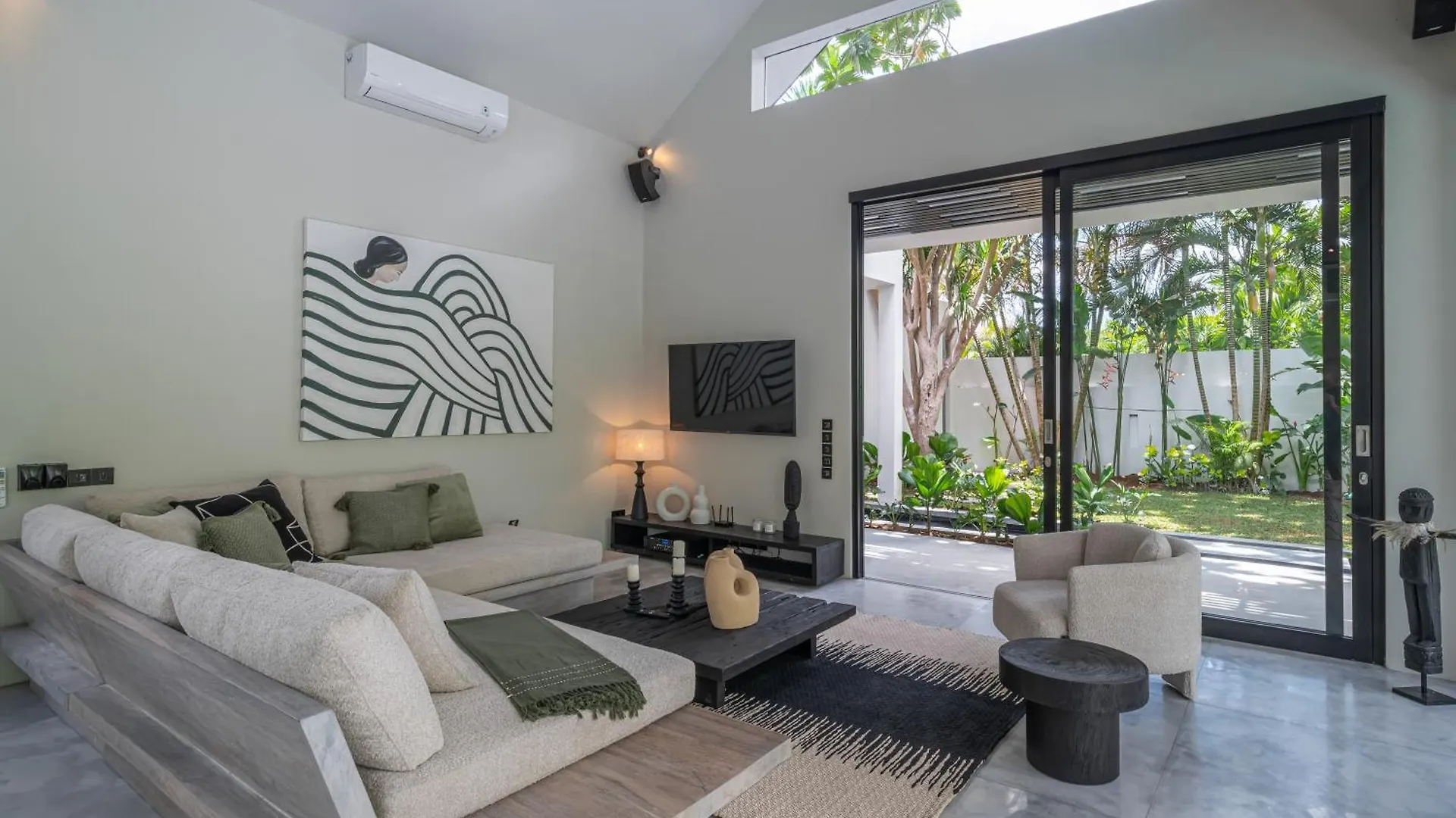 Villa Prana - High End Boutique Style Interior Design 5 Bedroom Villa Canggu  0*, Canggu (Bali)