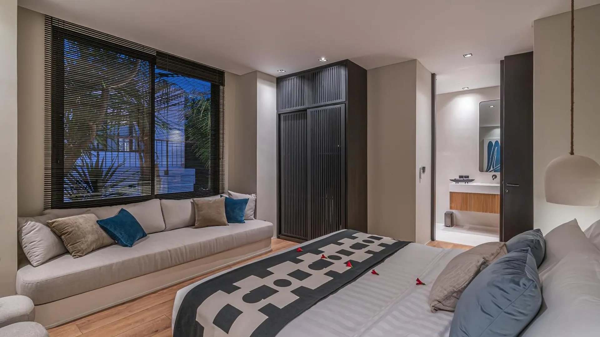 Villa Prana - High End Boutique Style Interior Design 5 Bedroom Villa Canggu  Canggu (Bali)